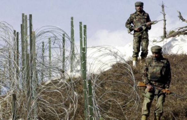 تبادل إطلاق النار بين القوات الهندية والباكستانية عبر الحدود