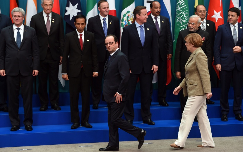 ميركل تقلل من الآمال المعقودة على لقائها مع بوتين لحل الصراع الأوكراني