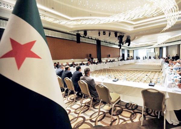 الخطيب في «موسكو».. خطأ سياسي أم دعوة حان وقت قبولها؟