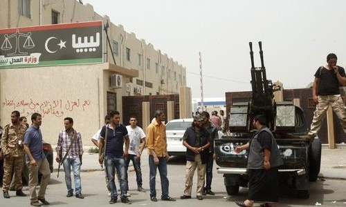 بنغازي "مدينة منكوبة" وحصيلة القتلى 350 في شهر