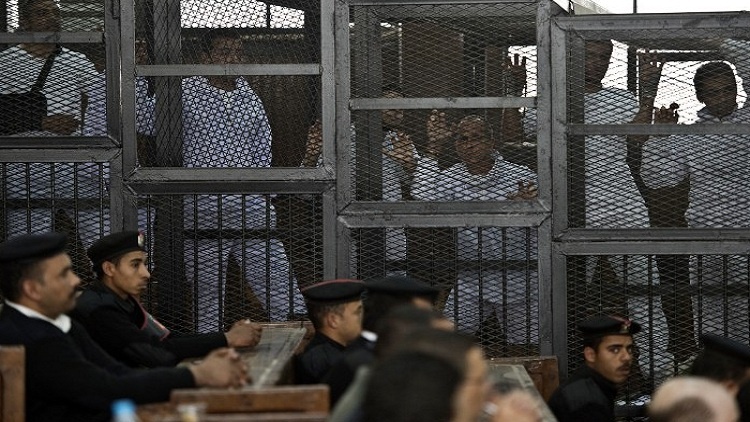 مصر: تأجيل محاكمة 17 من قيادات وأعضاء الإخوان