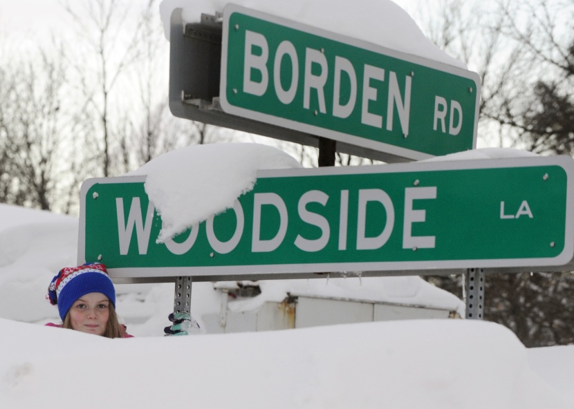 قصة مصورة: ارتفاع حصيلة الوفيات إلى 13 نتيجة العاصفة الثلجية في ولاية نيويورك