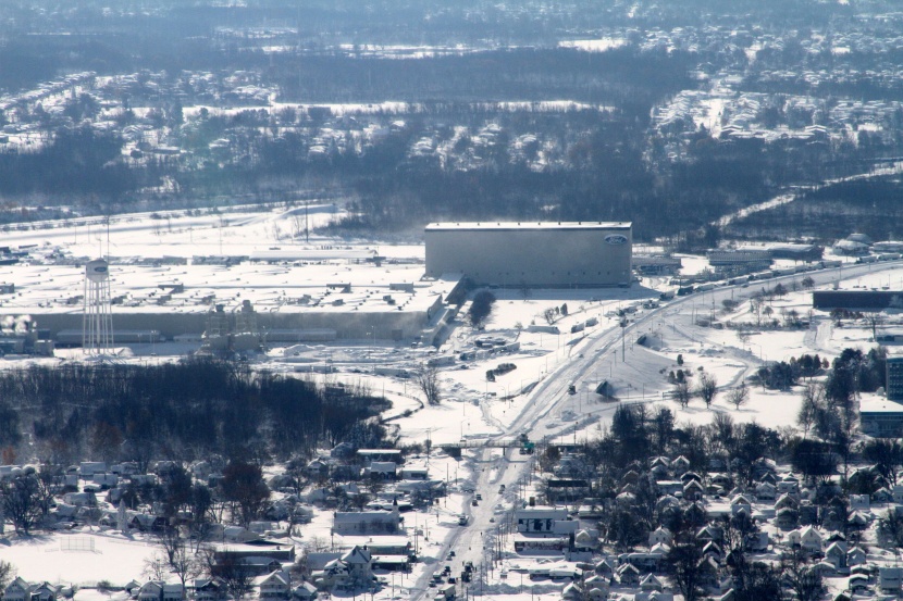 قصة مصورة: ارتفاع حصيلة الوفيات إلى 13 نتيجة العاصفة الثلجية في ولاية نيويورك