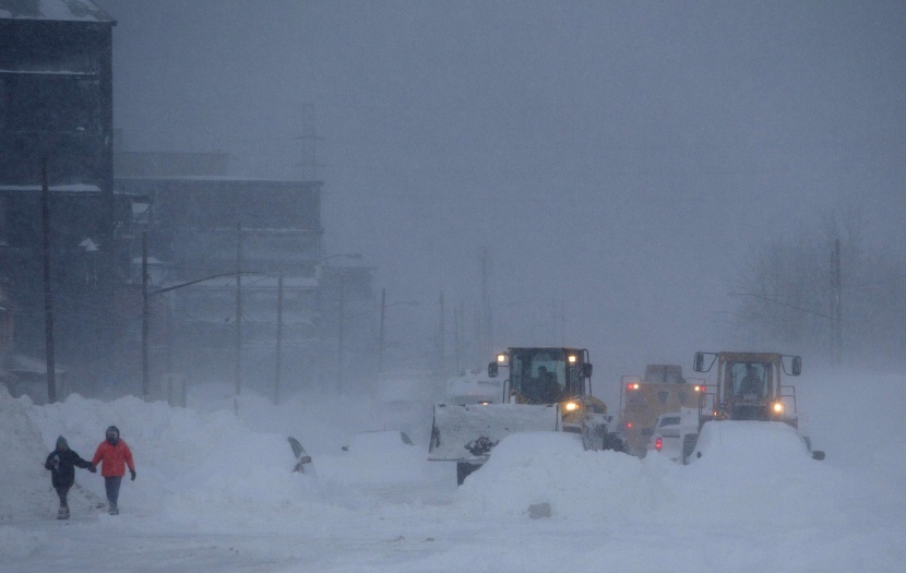 قصة مصورة: ارتفاع حصيلة الوفيات إلى 13 نتيجة العاصفة الثلجية في ولاية نيويورك