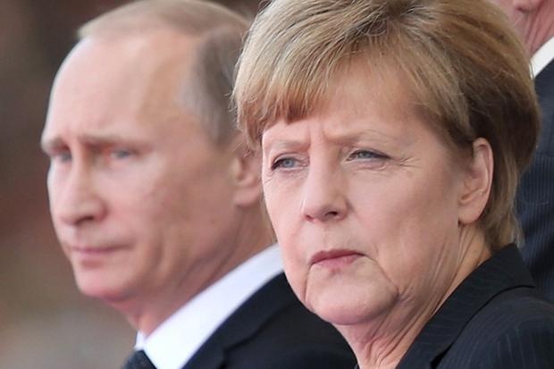 ميركل تعرب عن تفاؤلها بالتوصل لحل سياسي للأزمة الأوكرانية