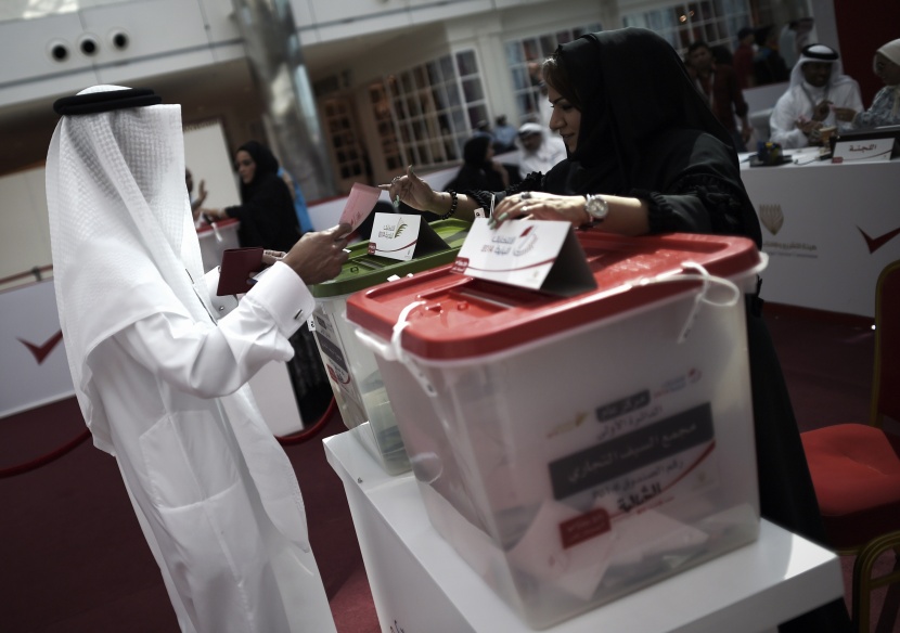 وزير العدل البحريني يؤكد نجاح عملية الانتخابات في بلاده