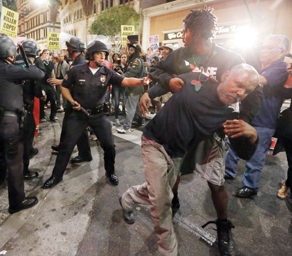 الأمريكيون السود يواجهون احتمالات أكبر بـ 3 مرات من البيض لتوقيفهم