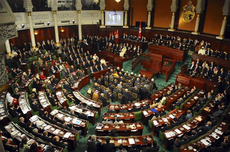 تونسي يتسلل لقاعة البرلمان ويؤدي اليمين مكان نائب متغيب