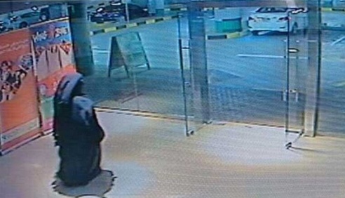 الإمارات: المرأة التي قتلت أمريكية في أبوظبي حاولت تفجير منزل أمريكي "فيديو"