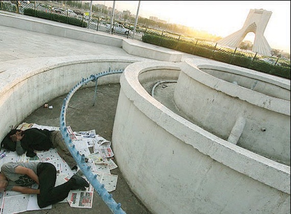 دعم «الأسد» والقتال في العراق يستنزفان ميزانية إيران
