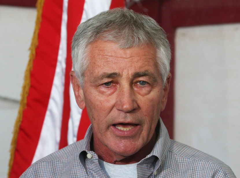 وزير الدفاع الأمريكي في زيارة مفاجئة إلى بغداد