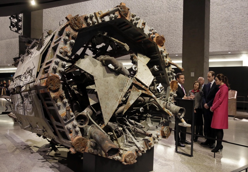 قصة مصورة: ويليام وكيت يزوران النصب التذكاري لأحداث 11 / 9 في نيويورك