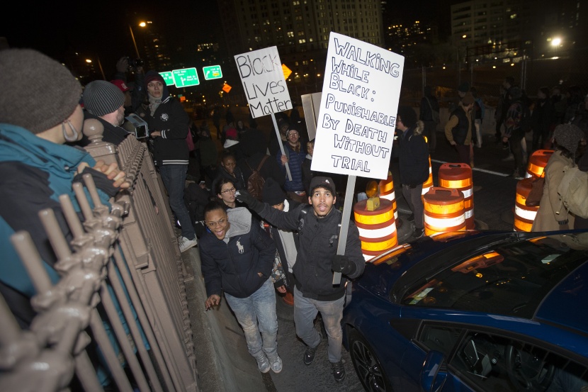 قصة مصورة: الآف الاشخاص يتظاهرون في الولايات المتحدة ضد عنف الشرطة