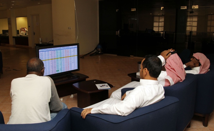 هبوط حاد يهوي بالسوق السعودية إلى 7330 نقطة