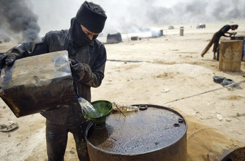 النظام السوري و «داعش» يوظفان النفط لكسب ولاءات قصيرة