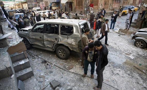 40 قتيلا في انفجار سيارة مفخخة في صنعاء