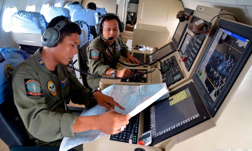 رصد إشارة صادرة عن الصندوقين الأسودين لطائرة "إير آشيا"