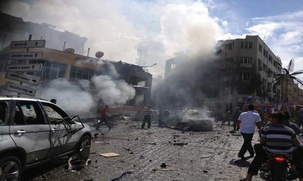 المرصد السوري: مقتل 18 شخصا على الأقل جراء تفجير سيارتين مفخختين في حلب