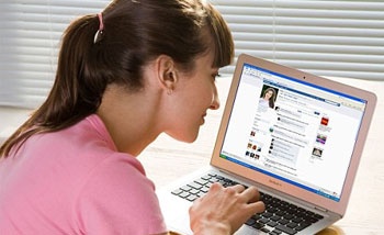 الرئيس الأمريكي يقترح تشديد التدابير الأمنية على شبكة الإنترنت