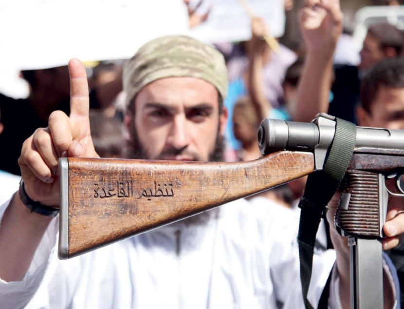 «القاعدة» و«داعش» .. يتنافسان على سلطة الإنترنت وزعامة الإرهاب