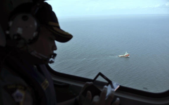 إندونيسيا : لا دليل على شبهة إرهاب في تحطم طائرة "إير آسيا"