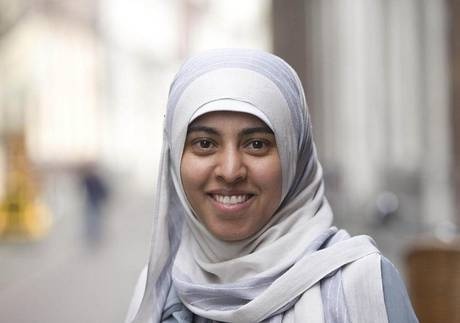 وزيرة الإعلام اليمنية تنفي نبأ الإفراج عن مدير مكتب الرئاسة بن مبارك