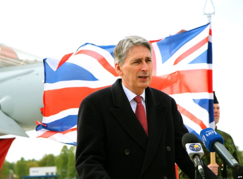 بريطانيا: التحالف بحاجة إلى عامين لطرد "داعش" من العراق