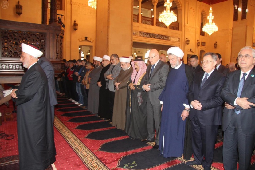مفتي الجمهورية اللبنانية يؤم صلاة الجمعة والغائب بوفاة خادم الحرمين الشريفين الملك عبد الله بن عبد العزيز