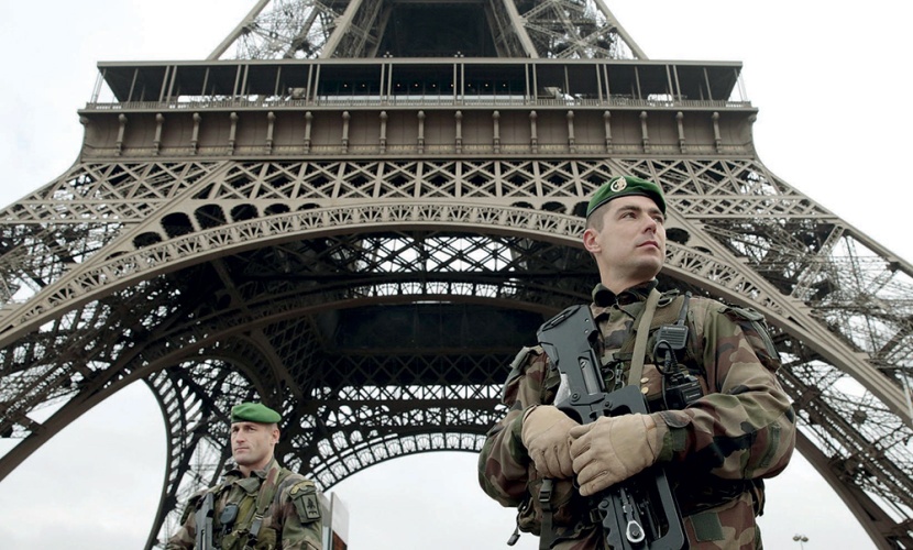فرنسا على خطى جورج بوش الابن لإقرار قوانين خاصة بمكافحة الإرهاب