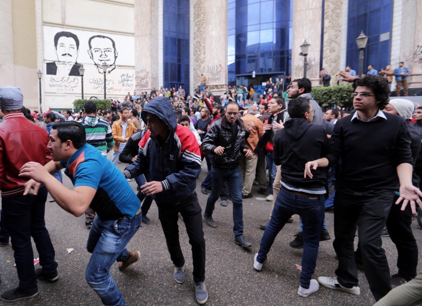 16 حالة وفاة و 50 مصابا خلال أحداث مصر