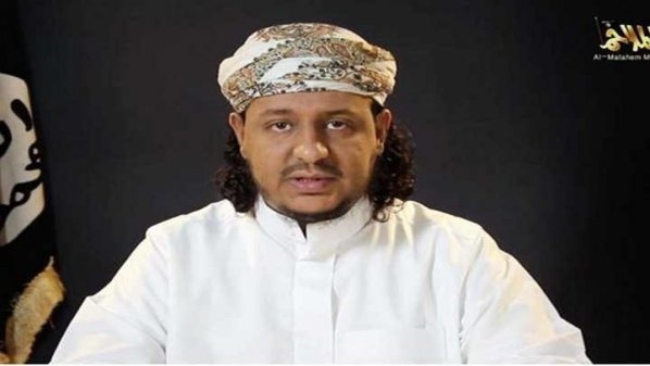 "القاعدة" تعلن مقتل القيادي حارث النظاري في غارة أمريكية في جنوب اليمن