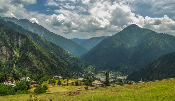 باكستان : لن نسمح للهند بتغيير وضع إقليم كشمير