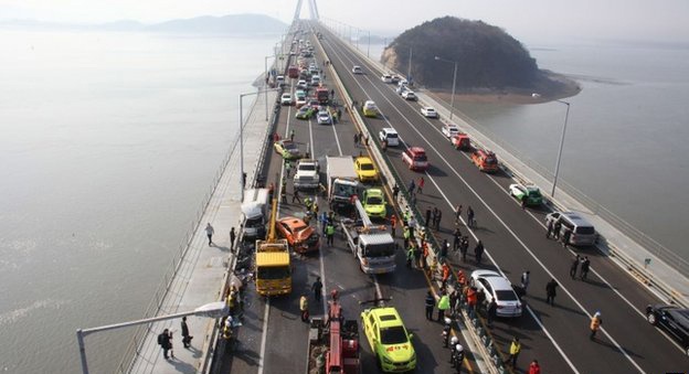 مقتل شخصين في تصادم جماعى بين أكثر من مئة سيارة قرب سول