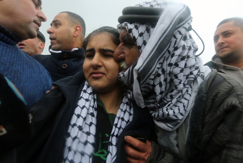 إسرائيل تفرج عن أصغر معتقلة فلسطينية في سجونها