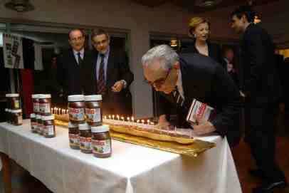 وفاة مالك شركة "فيريرو" الايطالية للشوكولاتة عن 89 عاما