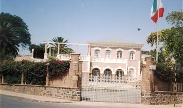 السفارة الايطالية تعلق نشاطاتها في ليبيا وتعيد موظفيها الى البلاد