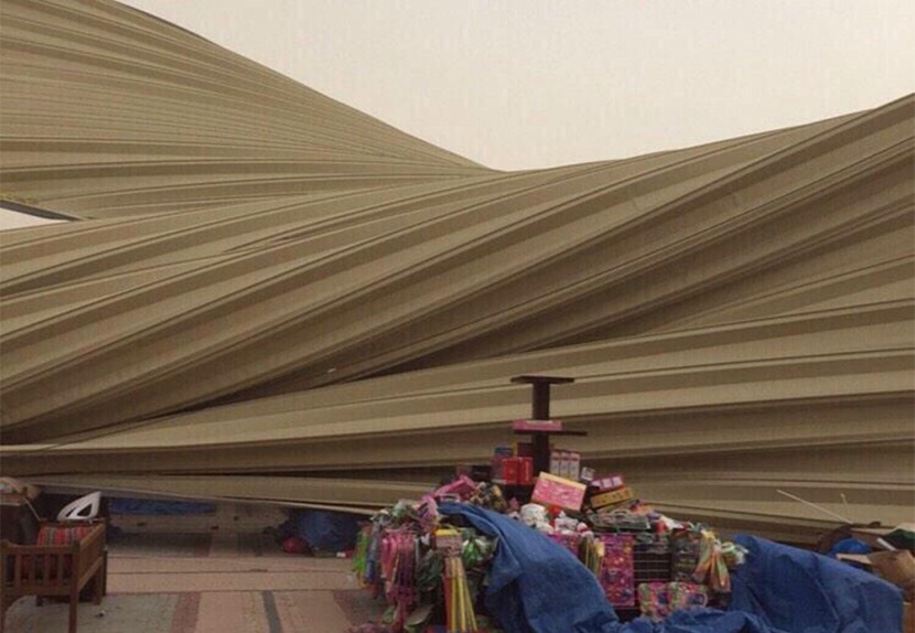 استمرار العاصفة بالكويت وعودة حركة الملاحة الجوية