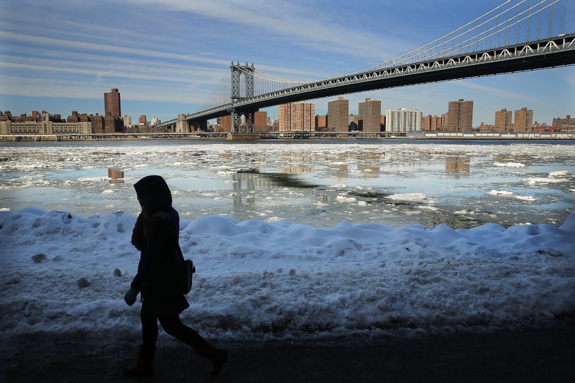 قصة مصورة: عاصفة ثلجية تضرب الولايات الأمريكية الوسطى والجنوبية