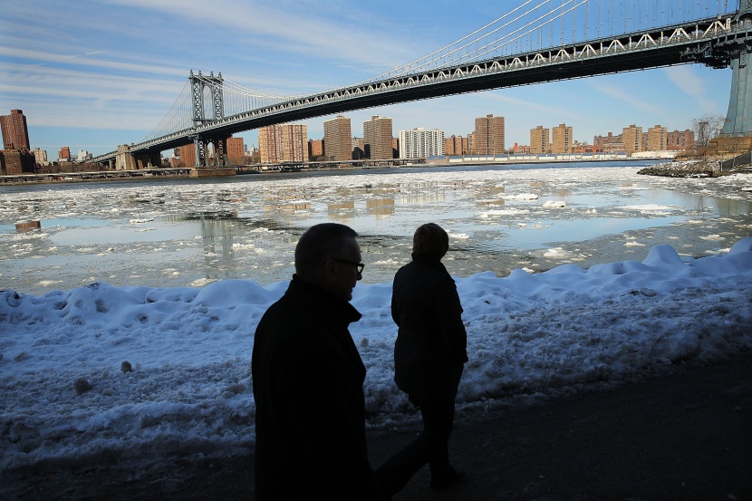 قصة مصورة: عاصفة ثلجية تضرب الولايات الأمريكية الوسطى والجنوبية