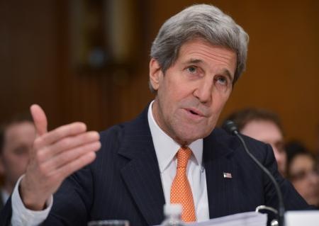 كيري يتهم ايران بإسقاط الحكومة اليمنية
