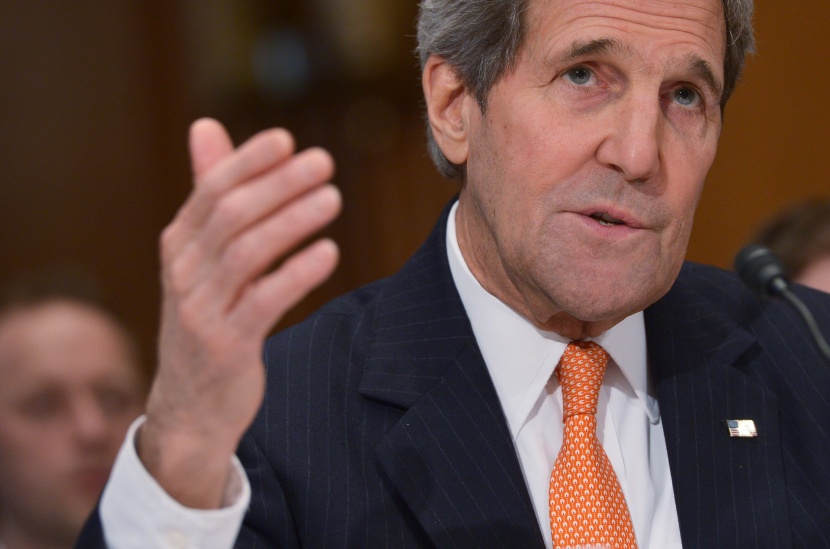 كيري يتهم ايران بإسقاط الحكومة اليمنية