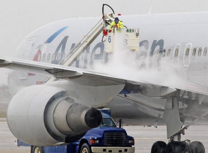 الجليد يلغي ثلث الرحلات في مطار دالاس ثالث أكبر مطار في العالم