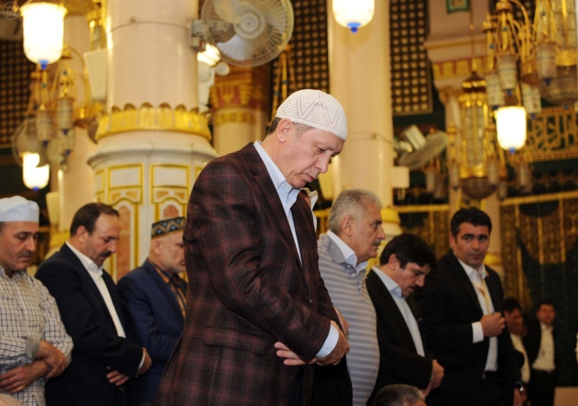 أردوغان يزور المسجد النبوي الشريف