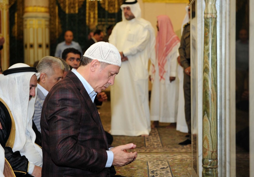 أردوغان يزور المسجد النبوي الشريف