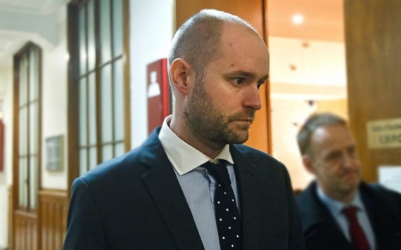 تغريم صحفي في "الجزيرة" 1000 يورو لتسييره طائرة بدون طيار