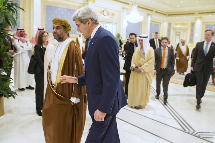 الملك يلتقي جون كيري على هامش اجتماع خليجي أمريكي