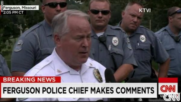 استقالة قائد شرطة فيرجسون وسط اتهامات اتحادية للشرطة بالعنصرية