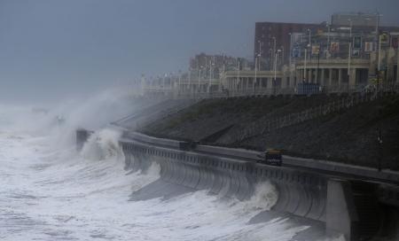 الإعصار 'ناثان' يصل إلى شمال شرق استراليا