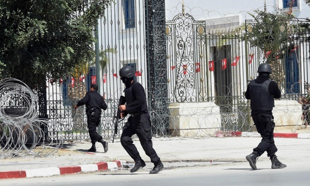 اقالة مسؤولي الشرطة في تونس العاصمة وباردو