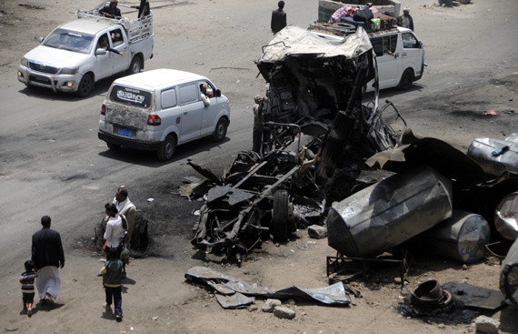 عدن : ضربات "عاصفة الحزم" تجبر الحوثيين على الإنسحاب